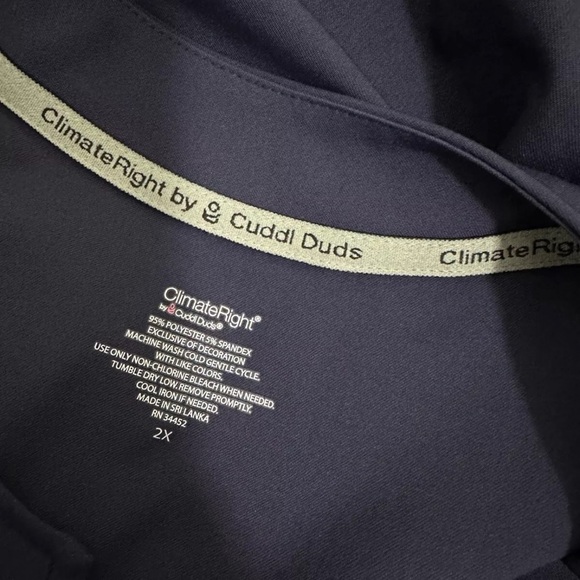 NWT Climate Right by Cuddl Duds Navy Scrub Top Size 2X Ion Anti-Bacterial Tech - Picture 5 of 9